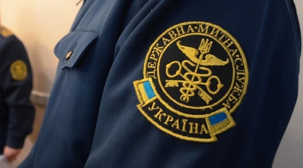 Львівський митник поновився на посаді та відсудив 78,5 тис. грн зарплати