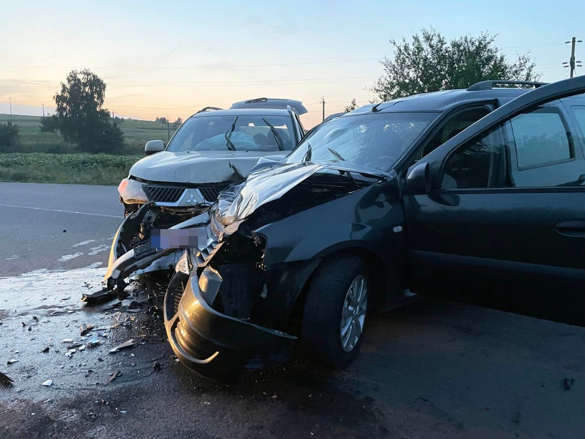 П'ятеро людей постраждали внаслідок аварії біля Рівного