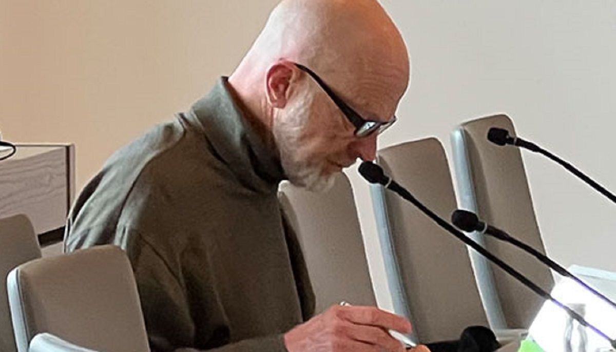 Німецький політик пішов у відставку через скандал зі свастикою на авто українців