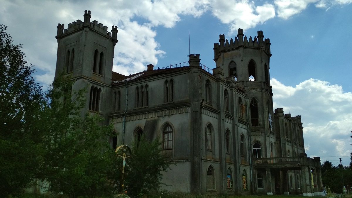 Суд забрав палац Терещенків на Житомирщині в монастиря УПЦ МП