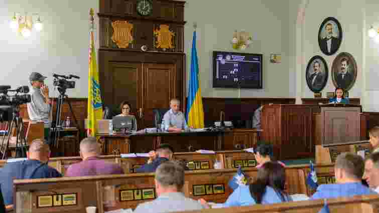 В Чернівцях на сесії позбавили повноважень двох депутатів
