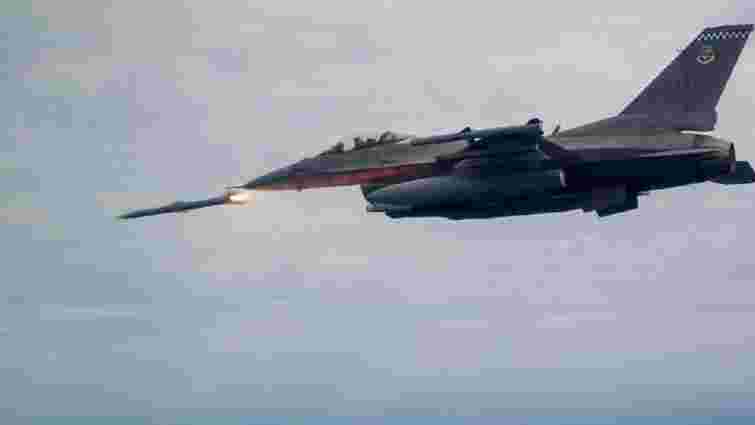 Пентагон замовив для України ракети класу «повітря – повітря» AMRAAM