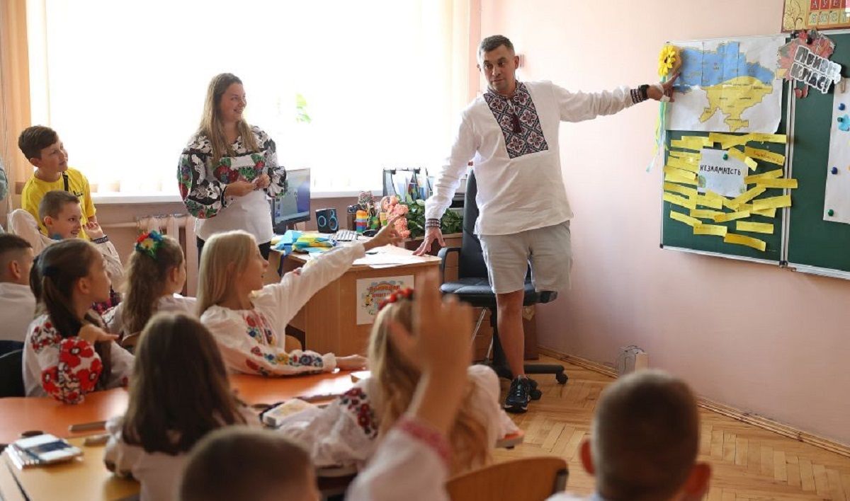 Поранений військовий провів перший урок для львівських школярів 