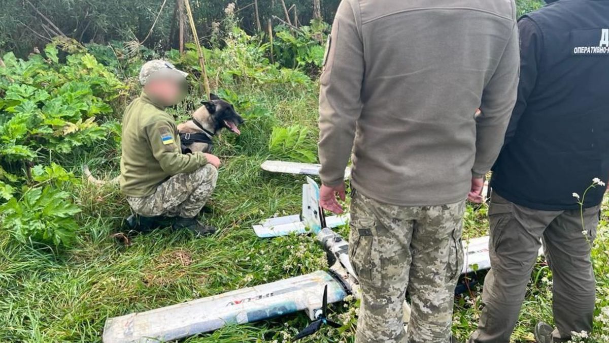 На Львівщині контрабандисти дронами перевозили сигарети до Польщі 
