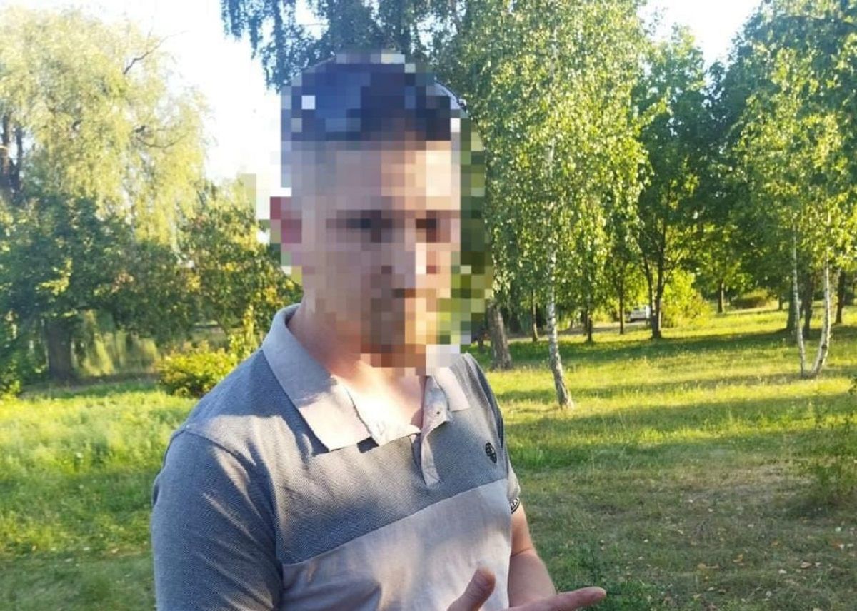 У Рівному чоловік розмістив на електронних табло антиукраїнські написи