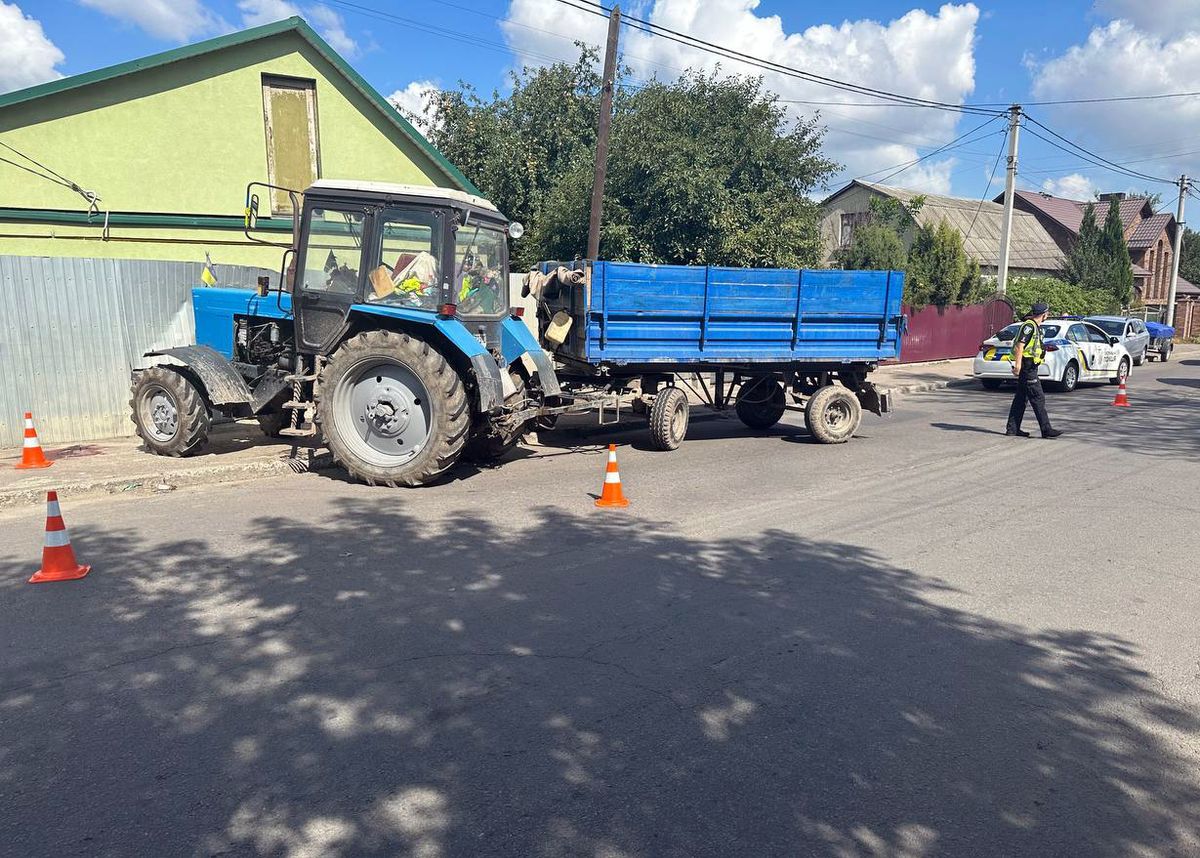 У Рівному тракторист важко травмував 16-річного пішохода на тротуарі