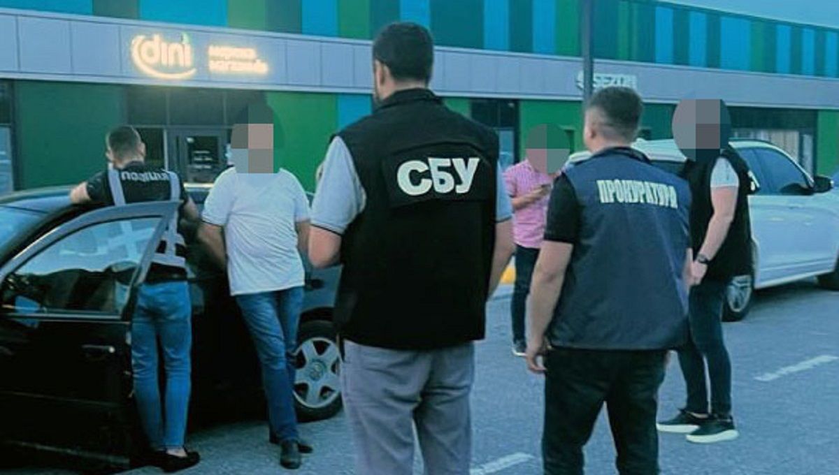 На Львівщині під час отримання 1500 доларів хабара затримали адвоката