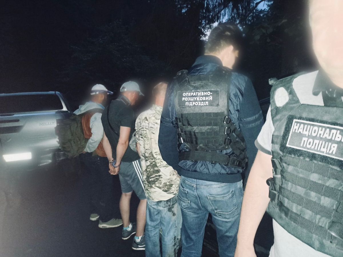На Прикарпатті 28-річний чоловік переправляв ухилянтів через кордон на квадроциклах