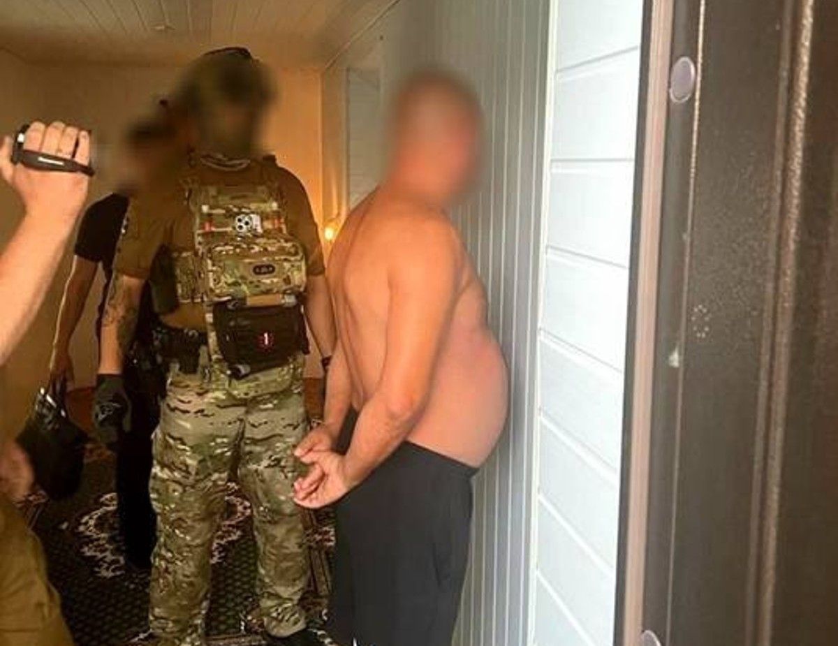 Подружжя з Тернопільщини переправляло за кордон чоловіків під мішками з одягом