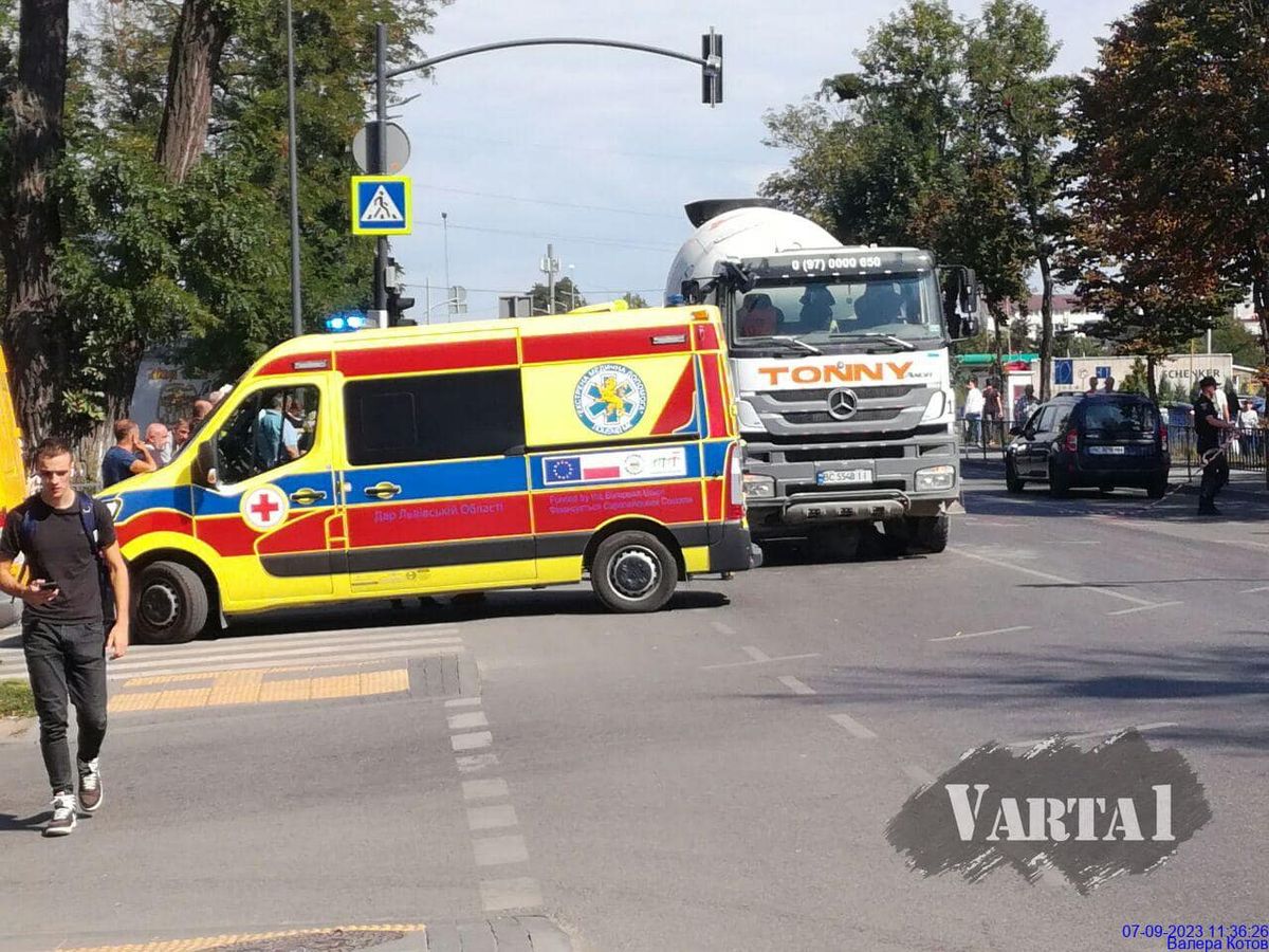 Бетоновоз на смерть збив 80-річного чоловіка на пішоходному переході у Львові