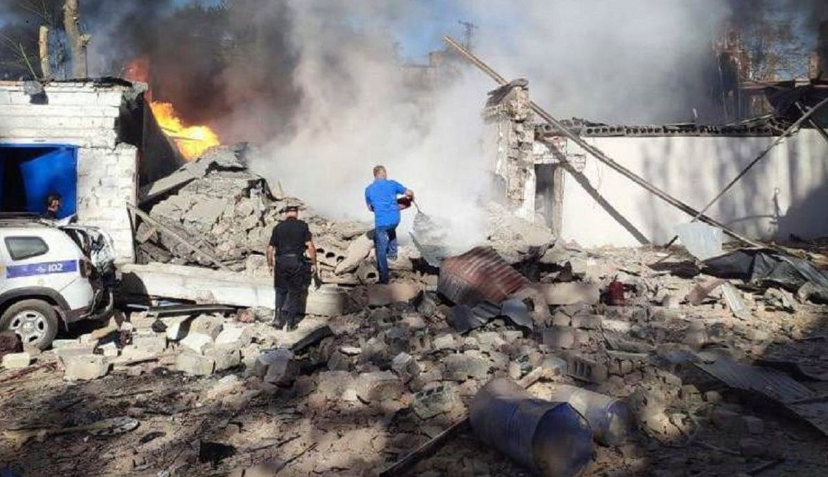Росія завдала удару по адмінбудівлі у Кривому Розі, загинув поліцейський