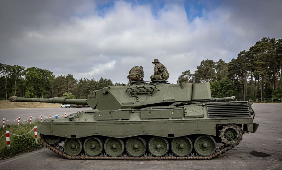 Україна отримала перші 10 танків Leopard 1 від Данії