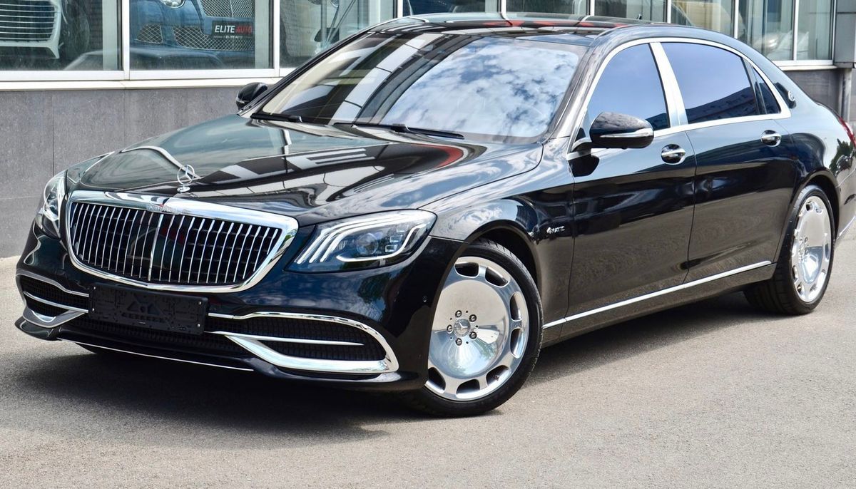 Прокуратура оголосила в розшук броньований Mercedes Віктора Медведчука