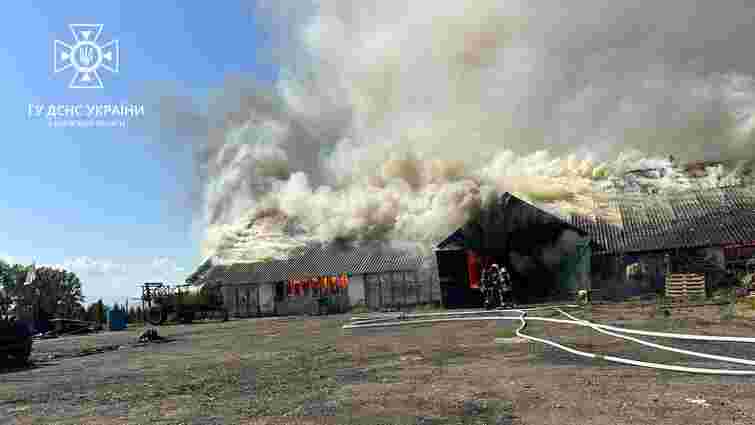 На Самбірщині згоріло господарське приміщення ферми