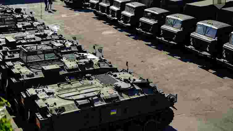 Світовий конгрес українців купив для Сил ТрО 15 британських бронетранспортерів