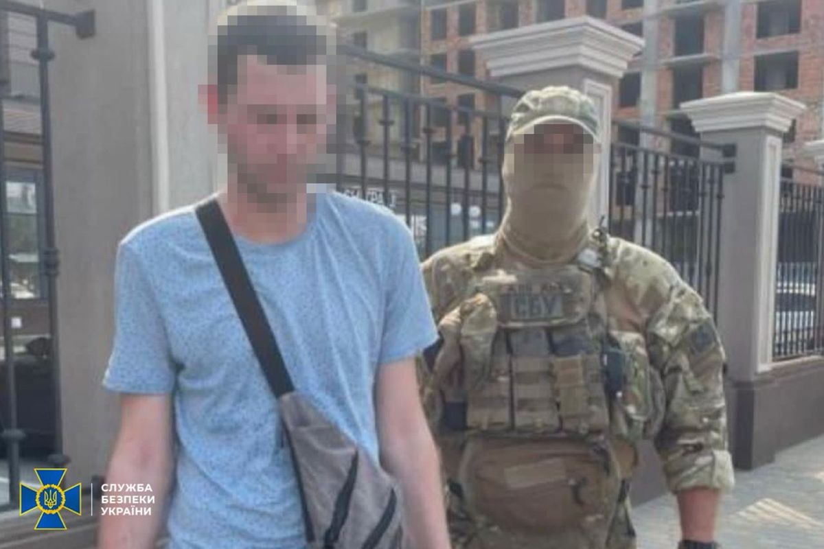 СБУ викрила одесита, який намагався зламати телефон військовослужбовиці для розвідданних
