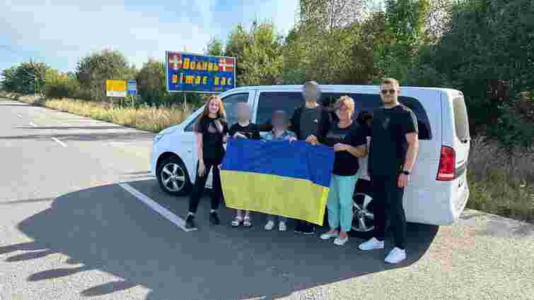 Україна повернула ще трьох дітей з Росії та окупації
