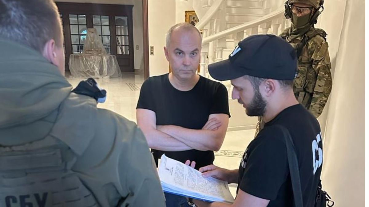 СБУ проводить обшуки в нардепа Нестора Шуфрича за підозрою в держзраді