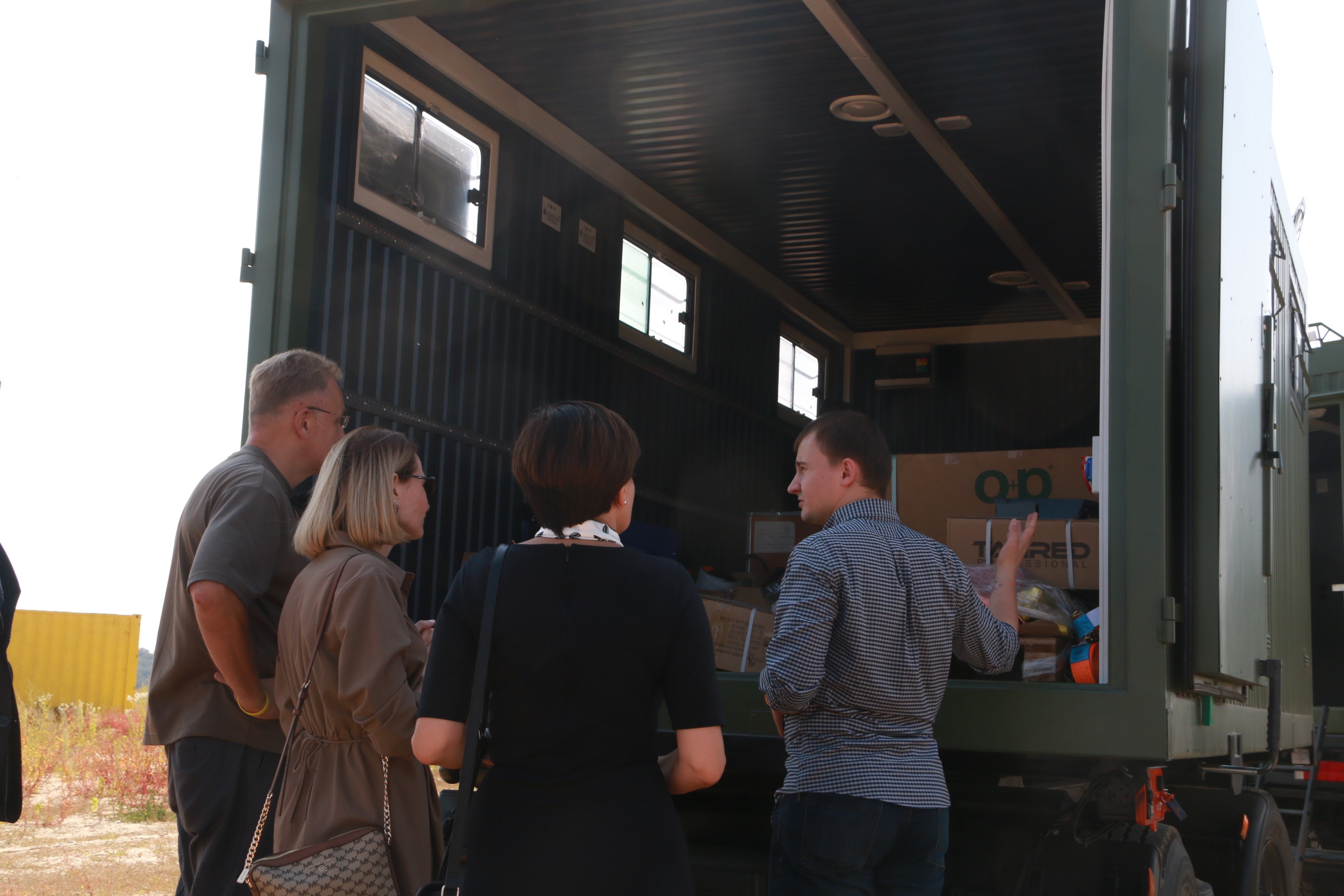 Огляд техніки (Фото ZAXID.NET)