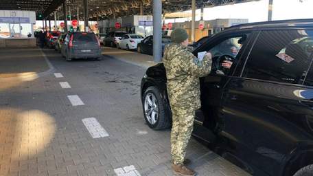 Мешканець Львівщини уник покарання за переправлення ухилянтів до Польщі