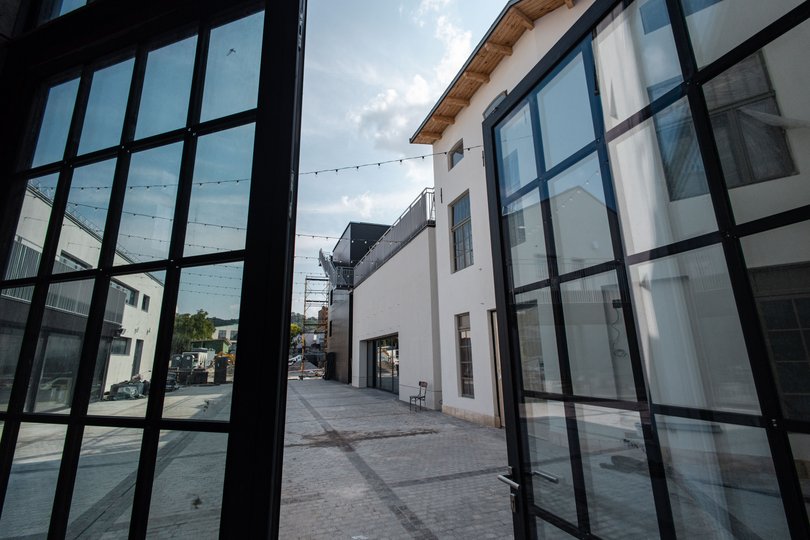 Внутрішній двір Jam Factory Art Center