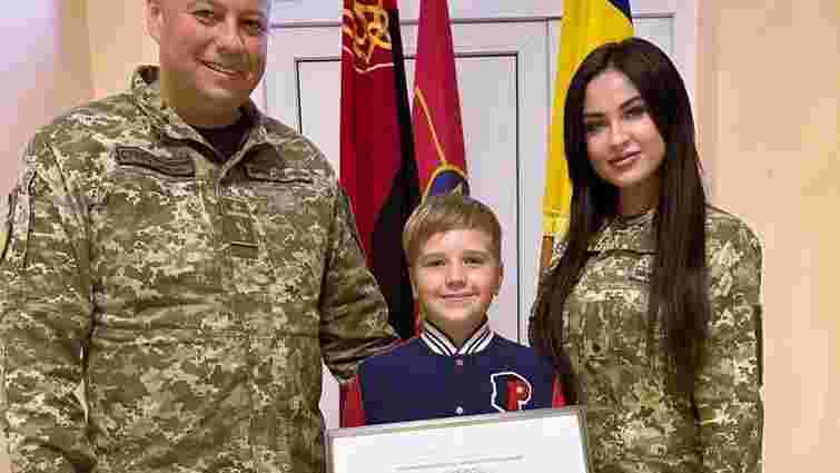 9-річний львівʼянин отримав від Залужного грамоту за допомогу для ЗСУ