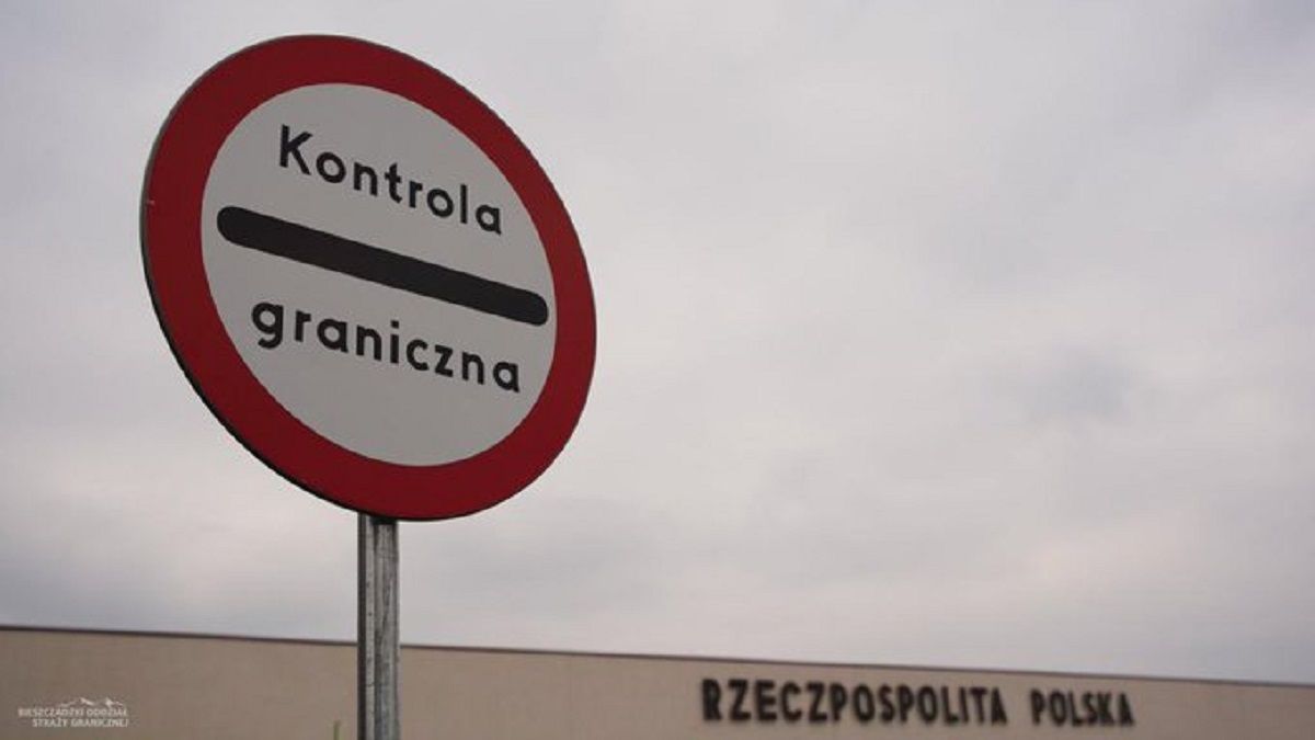 Польща заборонила в’їзд автомобілів, зареєстрованих у Росії