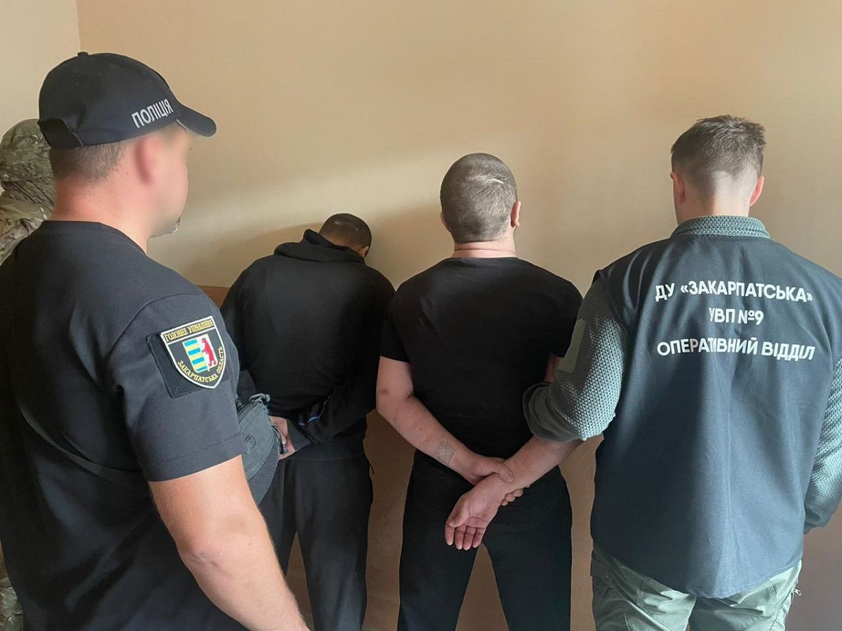На Закарпатті в'язень продавав в інтернеті неіснуючі товари