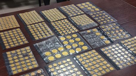 Пенсіонерка перевезла через кордон 5 кг золотих монет, куплених у Львові
