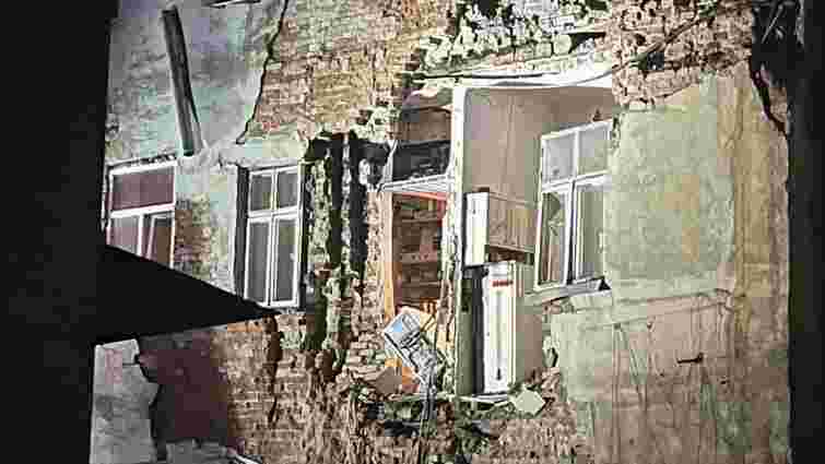 У Чернівцях знову обвалилася стіна історичного будинку