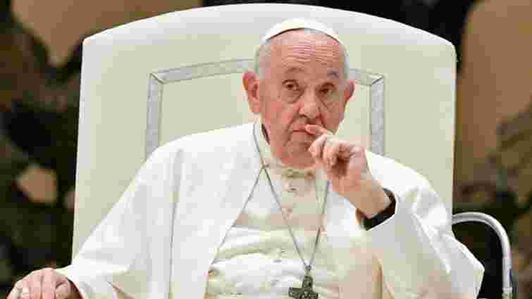 Папа Франциск закликав союзників України не грати в ігри з постачанням їй зброї