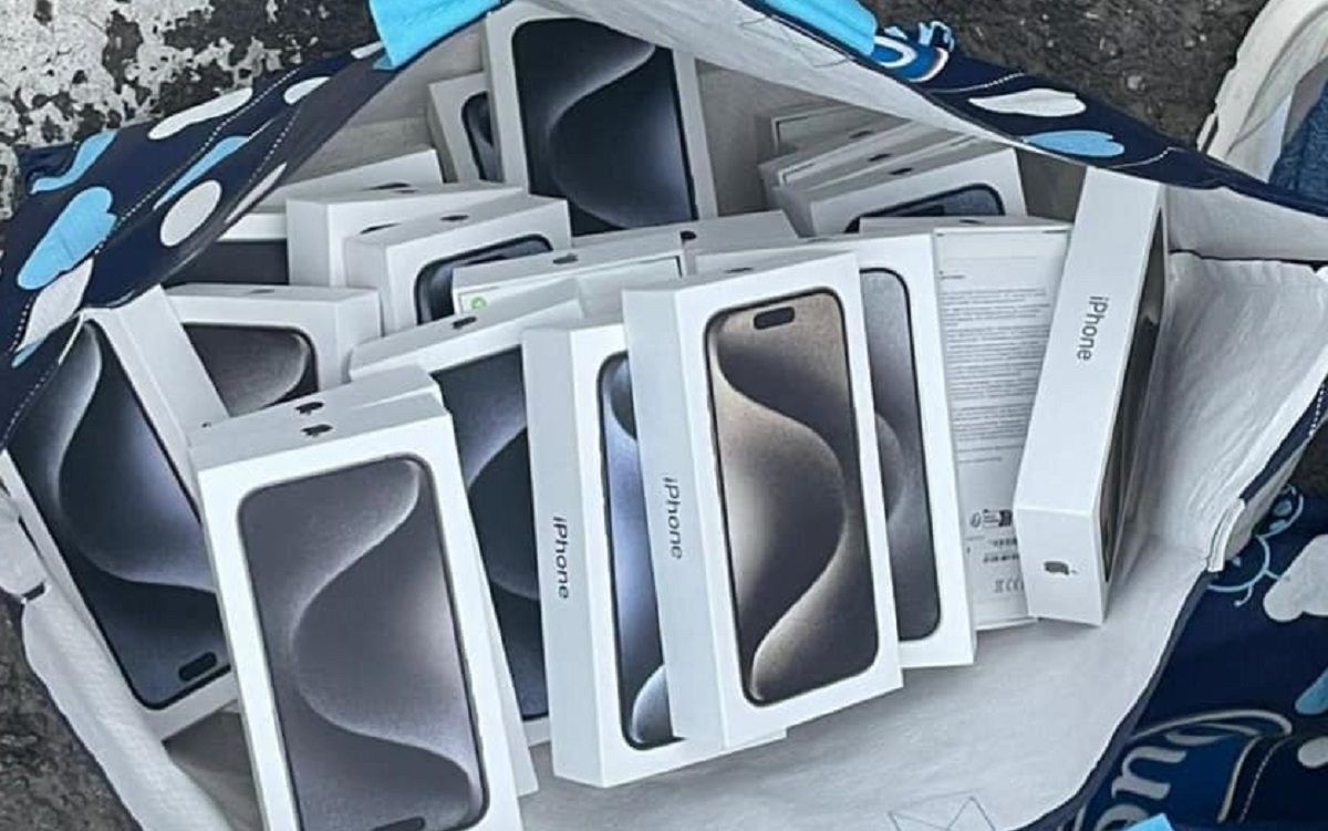 Львівські митники вперше вилучили партію контрабандних iPhone найновішої моделі