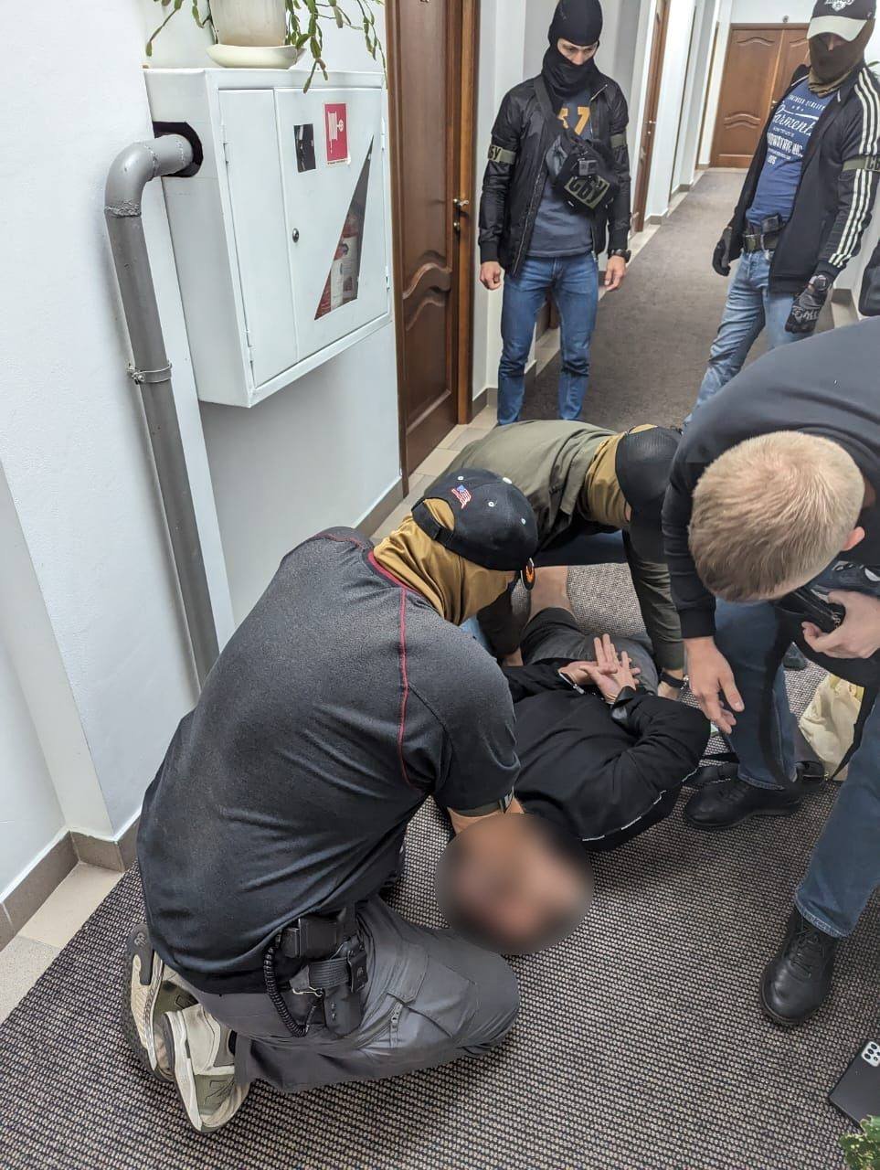 Фото прокуратури і СБУ