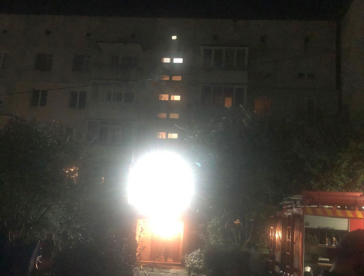 68-річний мешканець Мукачева загинув внаслідок пожежі на даху багатоповерхівки
