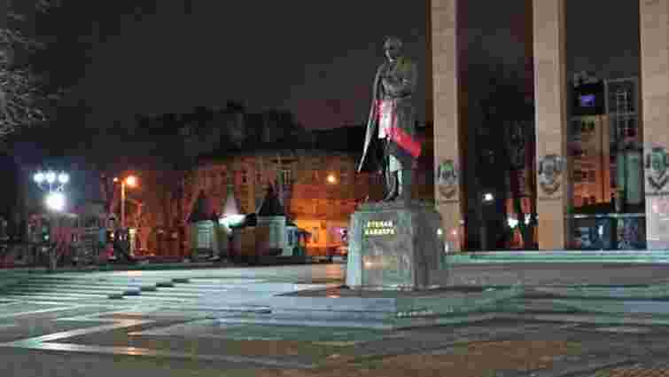 У Львові винесли вирок айтівиці за наругу над пам’ятником Бандері