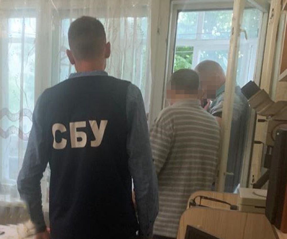 Працівника заводу в Хмельницькому викрили на підтримці російської агресії