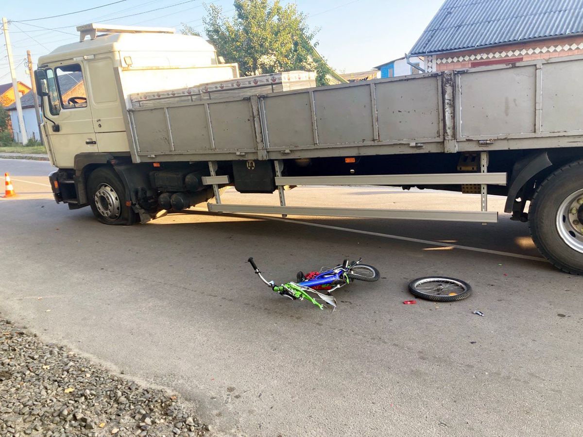 Водій вантажівки на смерть переїхав 5-річного хлопчика на Рівненщині