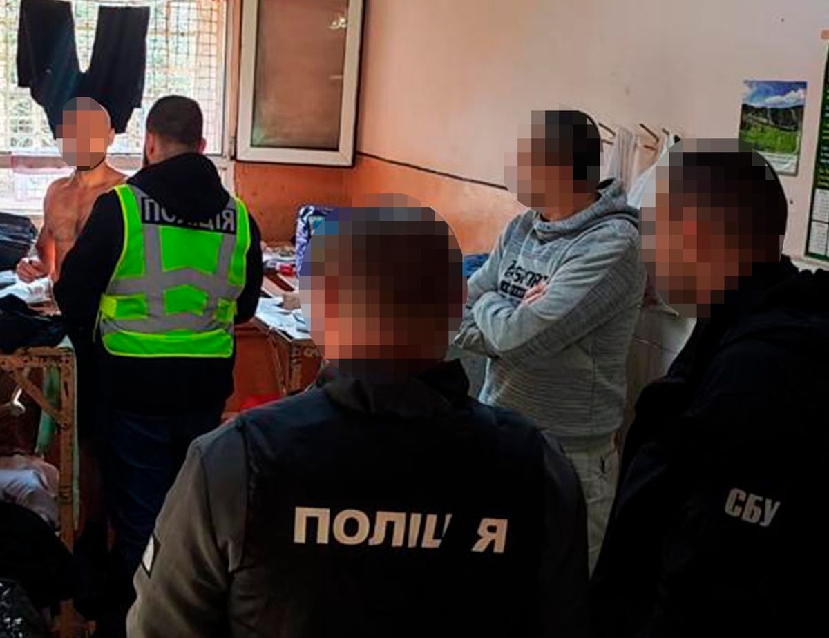 На Буковині СБУ викрила велику міжрегіональну групу наркоторговців 