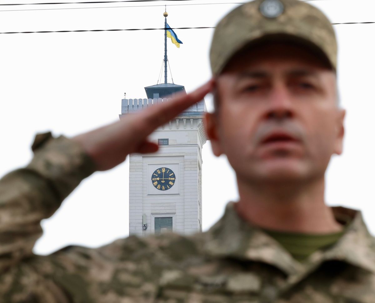 У День захисника Львів зупинився у хвилині мовчання