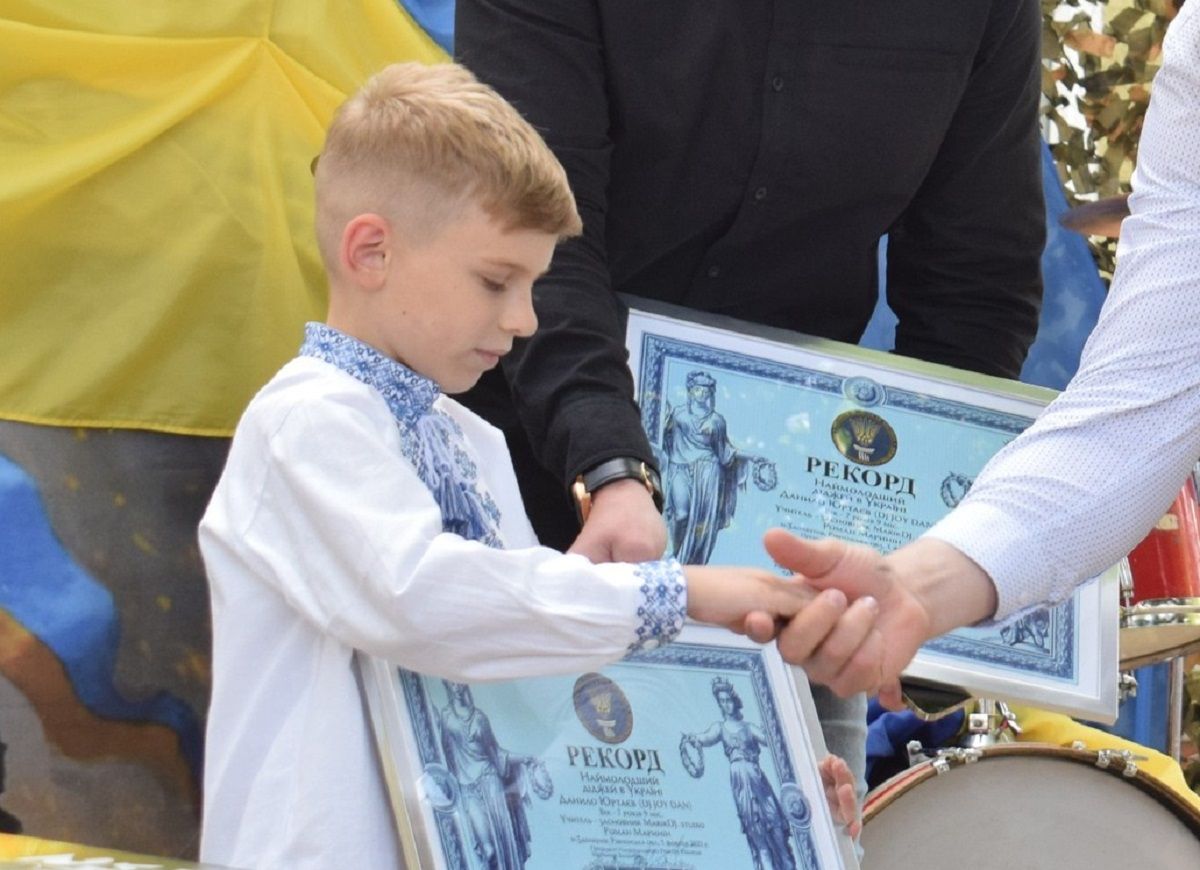 Семирічний хлопчик з Рівненщини став наймолодшим діджеєм в Україні