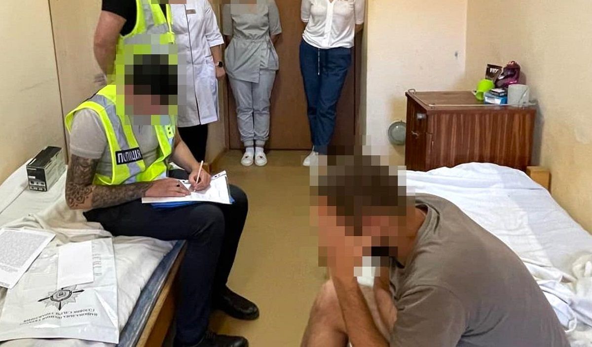 На Прикарпатті шахрай збирав гроші на лікування померлої дитини