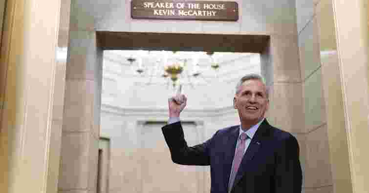 В США вперше в історії достроково усунули спікера Палати представників В США вперше в історії достроково усунули спікера Палати представників