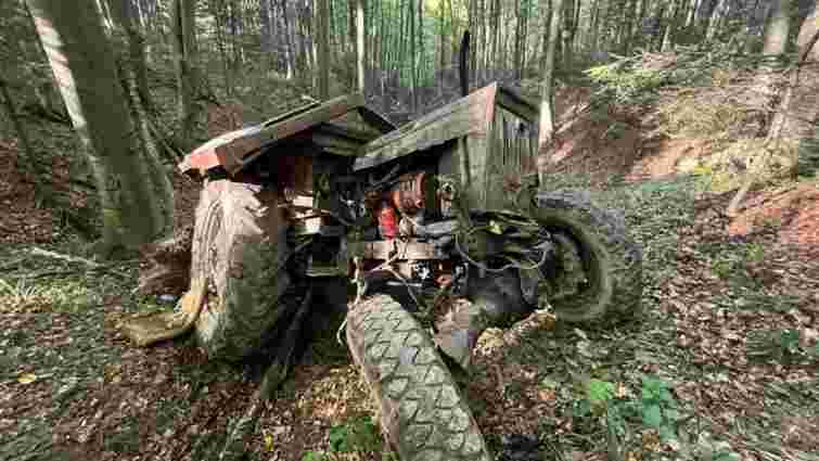 67-річний тракторист перекинув трактор у лісі біля Моршина і загинув