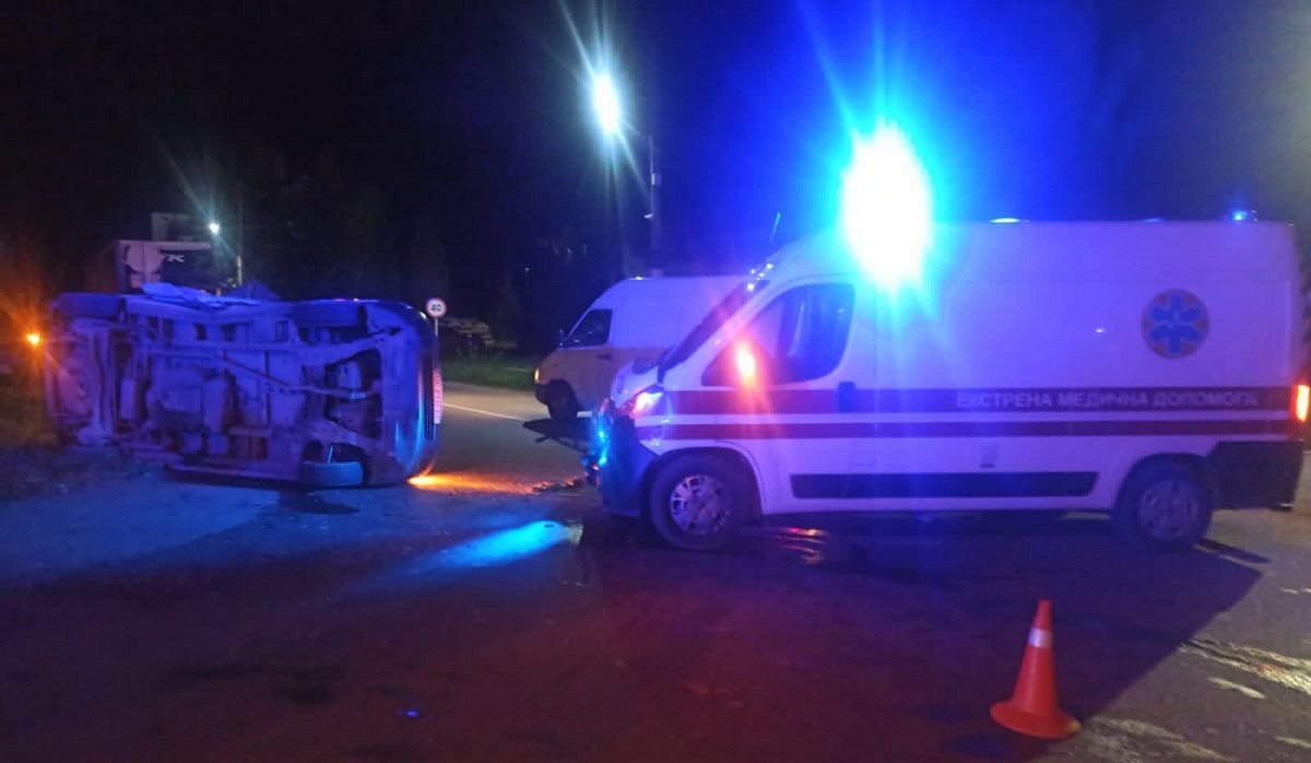 П’яний водій «швидкої» вчинив ДТП з постраждалими на Львівщині