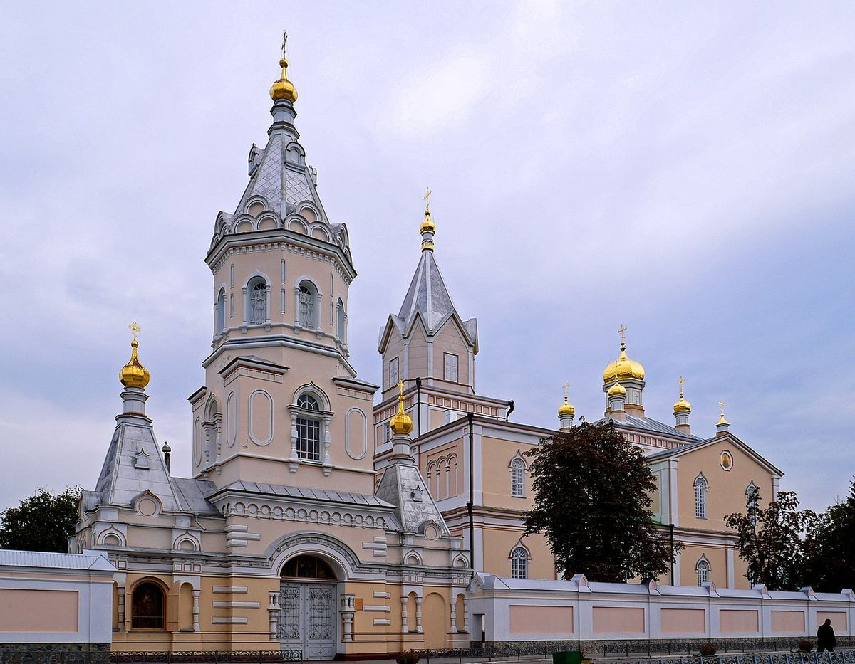 Слідчі СБУ проводять перевірку у жіночому монастирі на Рівненщині