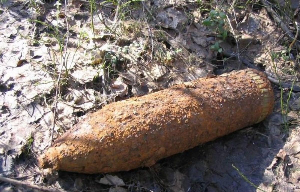На Волині госпіталізували підлітка, який намагався розібрати старий боєприпас
