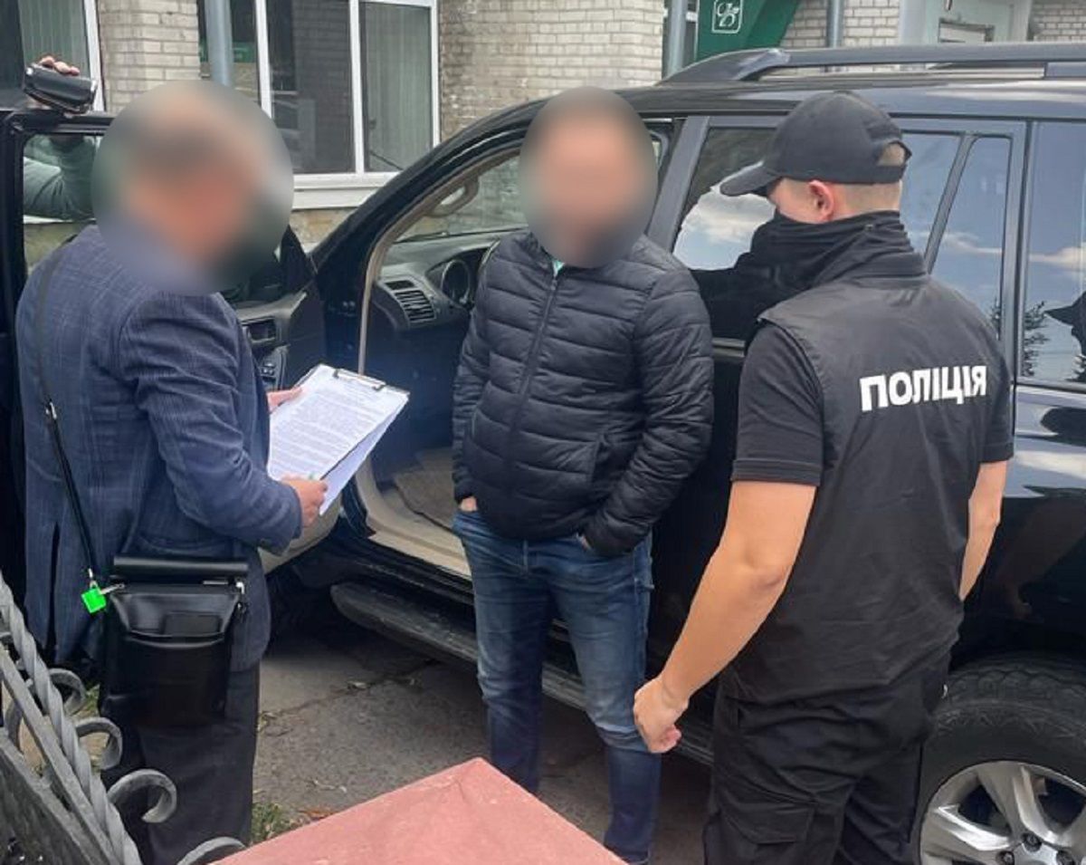 Начальника управління Волинської ОВА затримали за вимагання хабарів з підприємців