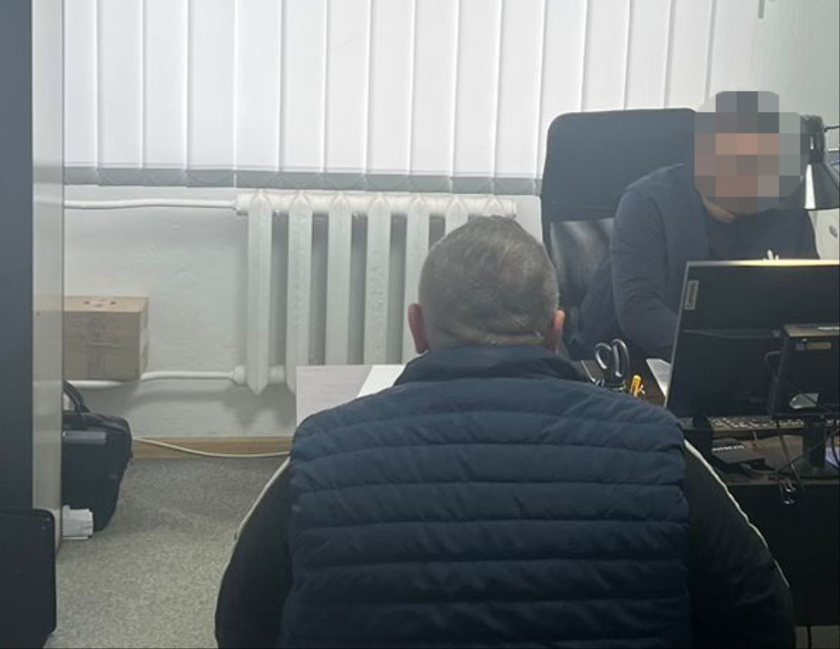 ДБР повідомило про підозру двом військовим за катування чоловіків у тернопільському ТЦК