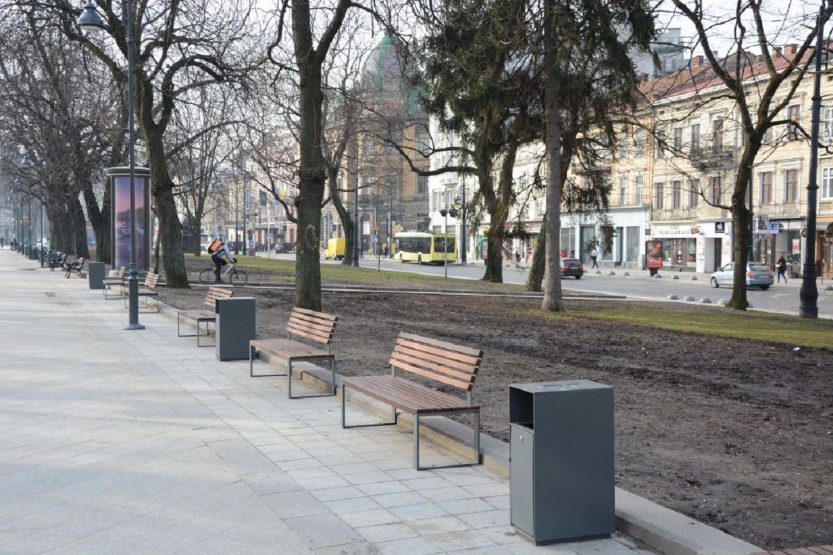 Дві львівські  фірми викрили на тендерній змові з ремонту лавок у центрі міста