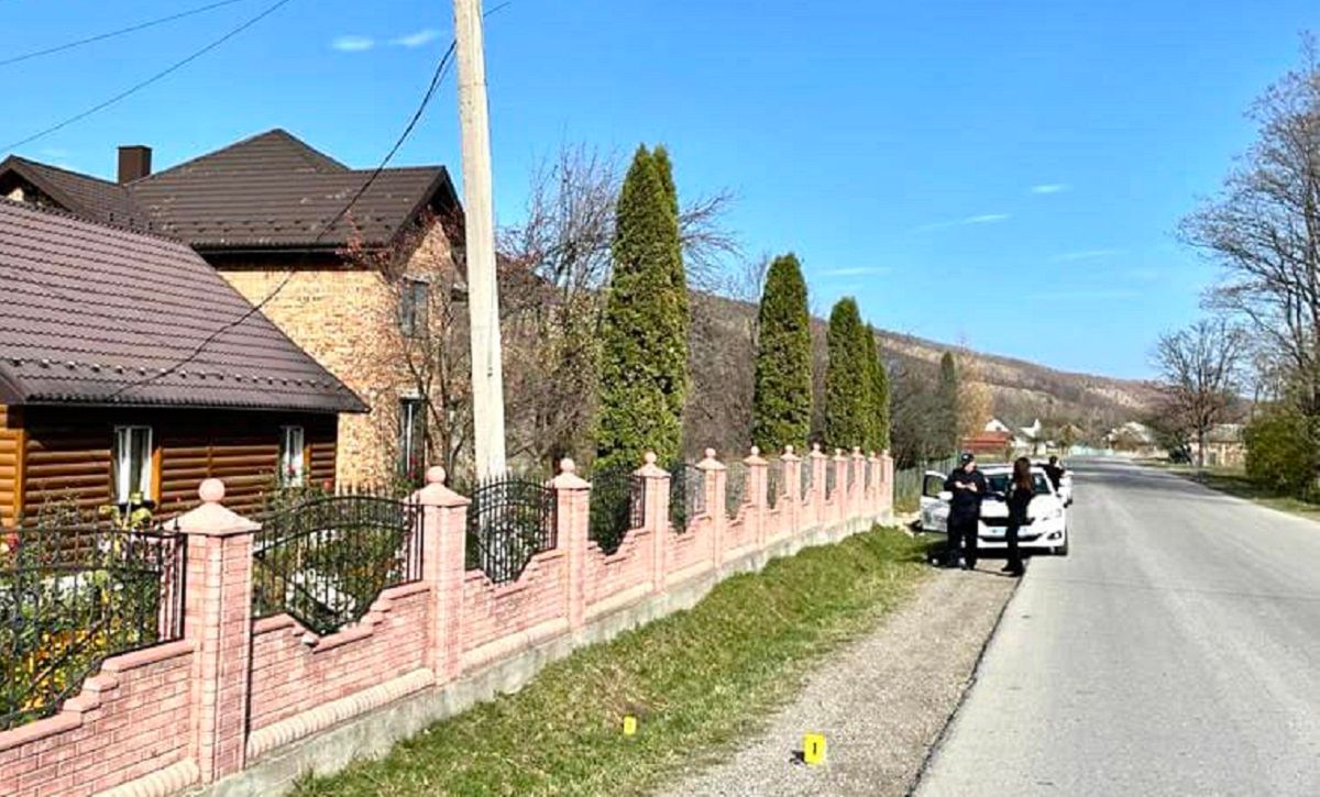 На Прикарпатті судили екс-військового, який кинув бойову гранату на чуже подвір’я